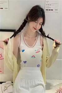 热门作品女配觉醒：她成了第一女首富