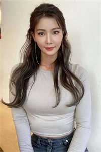 畅读精品小说重生后，蛇蝎美人她被哥哥掐腰宠