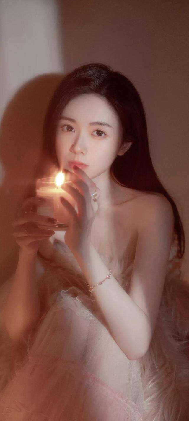 姐姐大出血时，爸爸在陪继母度蜜月翠萍池晚 全集